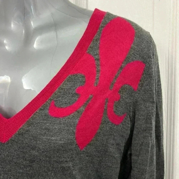 Grey and Pink Club Monaco Sweater with Fleur de lis, Sz M - Picture 3 of 5